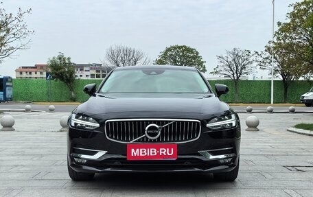 Volvo S90 II рестайлинг, 2020 год, 3 800 000 рублей, 1 фотография