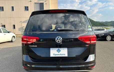 Volkswagen Touran III, 2016 год, 1 420 000 рублей, 4 фотография