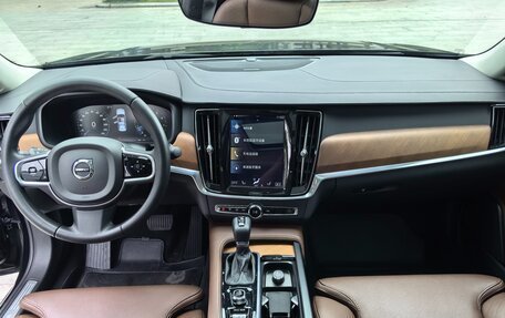 Volvo S90 II рестайлинг, 2020 год, 3 800 000 рублей, 13 фотография