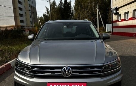 Volkswagen Tiguan II, 2019 год, 3 200 000 рублей, 1 фотография