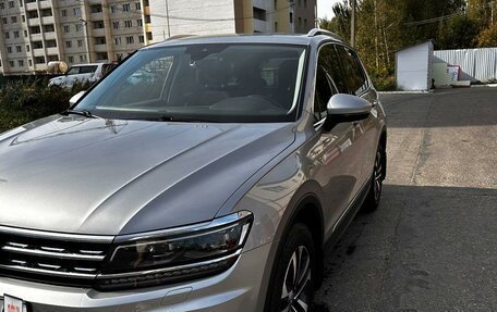 Volkswagen Tiguan II, 2019 год, 3 200 000 рублей, 2 фотография