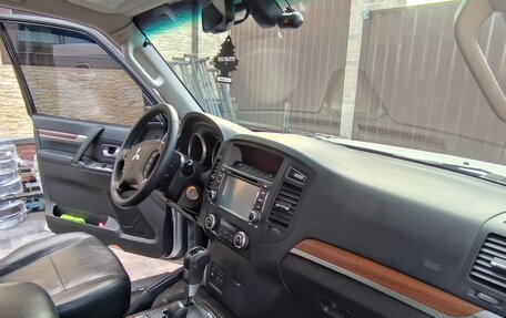 Mitsubishi Pajero IV, 2008 год, 2 350 000 рублей, 29 фотография