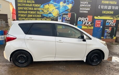 Toyota Ractis II, 2011 год, 990 000 рублей, 6 фотография