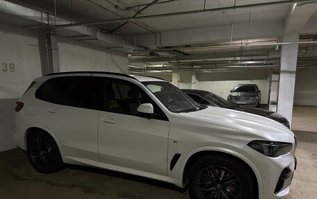 BMW X5, 2022 год, 13 000 000 рублей, 2 фотография