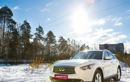 Infiniti FX II, 2013 год, 2 100 000 рублей, 1 фотография