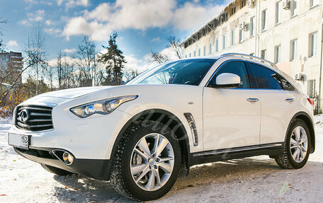 Infiniti FX II, 2013 год, 2 100 000 рублей, 2 фотография