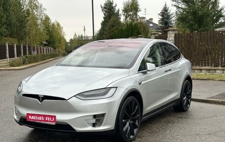 Tesla Model X I, 2016 год, 5 000 000 рублей, 1 фотография