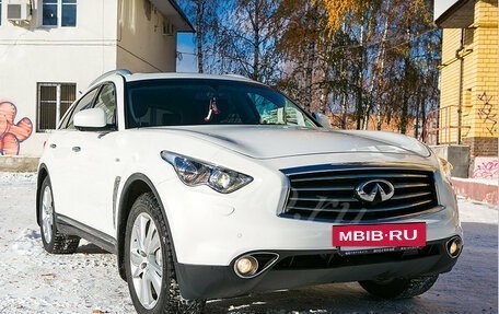 Infiniti FX II, 2013 год, 2 100 000 рублей, 3 фотография