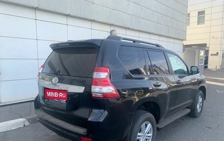 Toyota Land Cruiser Prado 150 рестайлинг 2, 2016 год, 4 250 000 рублей, 3 фотография