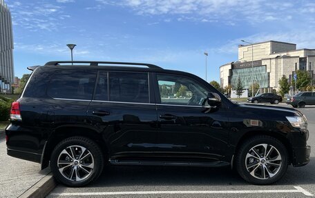 Toyota Land Cruiser 200, 2018 год, 7 300 000 рублей, 5 фотография