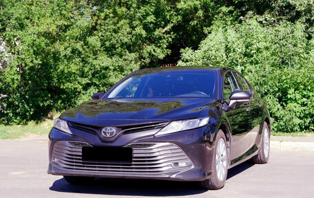 Toyota Camry, 2019 год, 2 500 000 рублей, 3 фотография