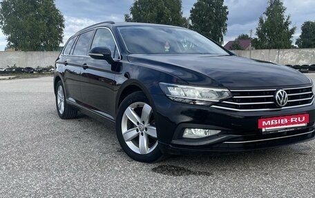 Volkswagen Passat B8 рестайлинг, 2020 год, 2 530 000 рублей, 2 фотография