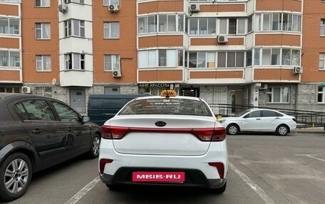 KIA Rio IV, 2018 год, 780 000 рублей, 3 фотография