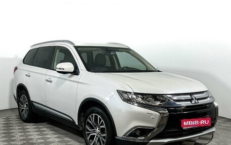 Mitsubishi Outlander III рестайлинг 3, 2018 год, 2 439 000 рублей, 3 фотография