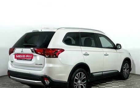 Mitsubishi Outlander III рестайлинг 3, 2018 год, 2 439 000 рублей, 5 фотография