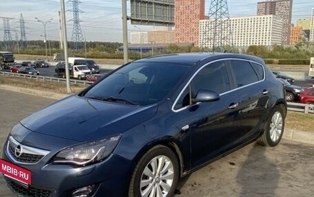 Opel Astra J, 2010 год, 770 000 рублей, 3 фотография