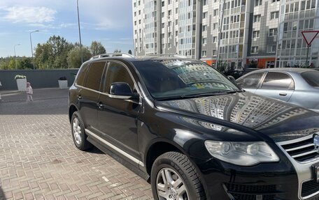 Volkswagen Touareg III, 2009 год, 1 450 000 рублей, 2 фотография