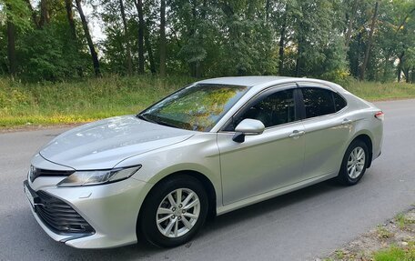 Toyota Camry, 2020 год, 3 100 000 рублей, 2 фотография