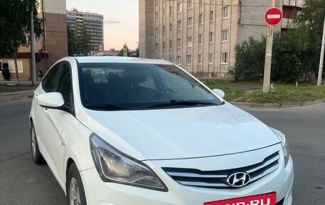 Hyundai Solaris II рестайлинг, 2015 год, 950 000 рублей, 2 фотография