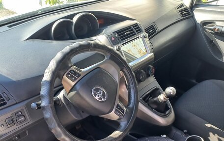 Toyota Verso I, 2009 год, 1 050 000 рублей, 7 фотография