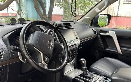 Toyota Land Cruiser Prado 150 рестайлинг 2, 2020 год, 9 000 000 рублей, 7 фотография