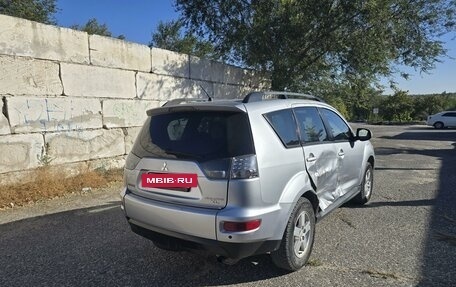 Mitsubishi Outlander III рестайлинг 3, 2011 год, 720 000 рублей, 4 фотография