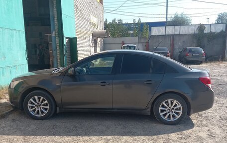 Chevrolet Cruze II, 2010 год, 770 000 рублей, 2 фотография