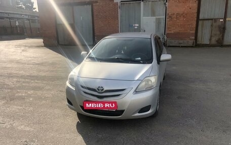 Toyota Yaris III рестайлинг, 2008 год, 780 000 рублей, 1 фотография