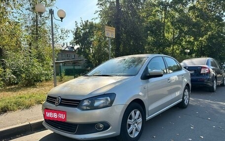 Volkswagen Polo VI (EU Market), 2013 год, 860 000 рублей, 1 фотография