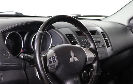 Mitsubishi Outlander III рестайлинг 3, 2011 год, 1 299 990 рублей, 9 фотография