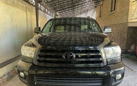 Toyota Sequoia II рестайлинг, 2010 год, 4 200 000 рублей, 2 фотография