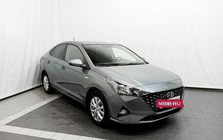 Hyundai Solaris II рестайлинг, 2020 год, 1 703 000 рублей, 3 фотография