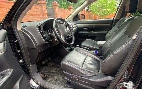 Mitsubishi Outlander III рестайлинг 3, 2013 год, 1 500 000 рублей, 4 фотография