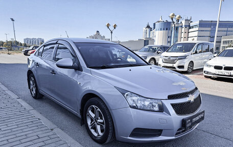 Chevrolet Cruze II, 2010 год, 598 000 рублей, 3 фотография