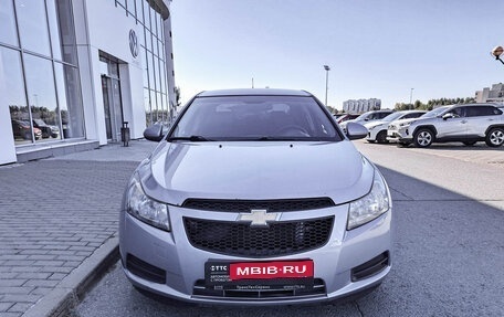 Chevrolet Cruze II, 2010 год, 598 000 рублей, 2 фотография