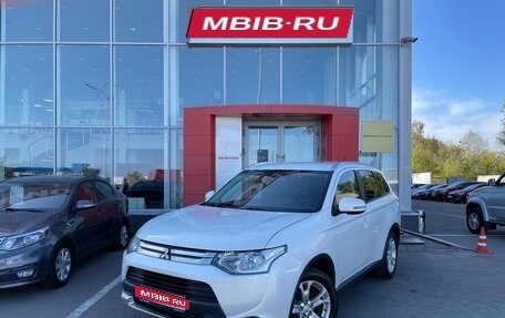 Mitsubishi Outlander III рестайлинг 3, 2014 год, 1 629 000 рублей, 1 фотография