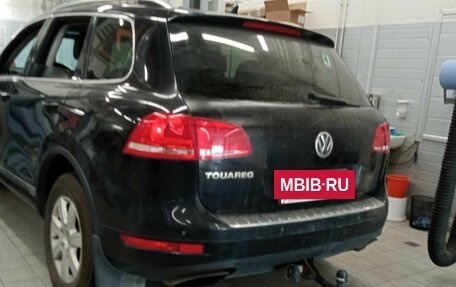 Volkswagen Touareg III, 2011 год, 1 733 000 рублей, 3 фотография