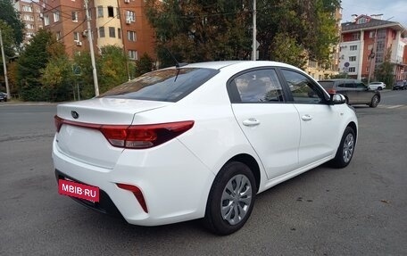 KIA Rio IV, 2019 год, 990 000 рублей, 2 фотография