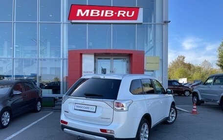 Mitsubishi Outlander III рестайлинг 3, 2014 год, 1 629 000 рублей, 5 фотография