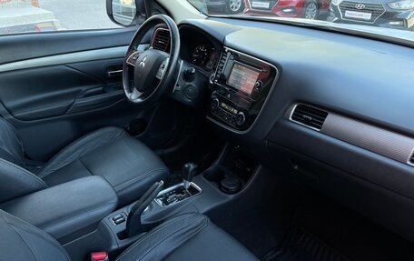 Mitsubishi Outlander III рестайлинг 3, 2014 год, 1 629 000 рублей, 15 фотография