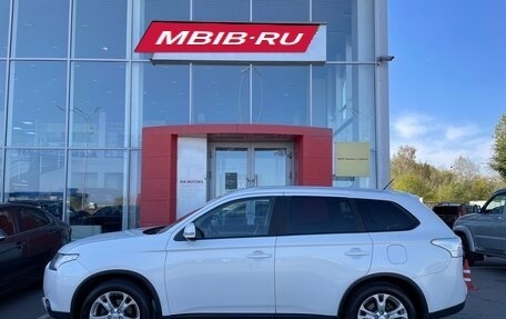 Mitsubishi Outlander III рестайлинг 3, 2014 год, 1 629 000 рублей, 8 фотография