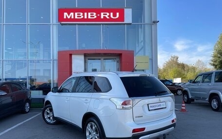 Mitsubishi Outlander III рестайлинг 3, 2014 год, 1 629 000 рублей, 7 фотография