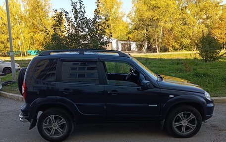 Chevrolet Niva I рестайлинг, 2011 год, 415 000 рублей, 3 фотография