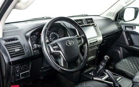 Toyota Land Cruiser Prado 150 рестайлинг 2, 2019 год, 4 870 000 рублей, 11 фотография