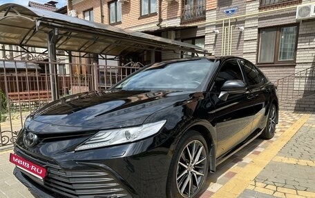 Toyota Camry, 2022 год, 4 300 000 рублей, 2 фотография