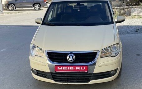 Volkswagen Touran III, 2009 год, 900 000 рублей, 5 фотография