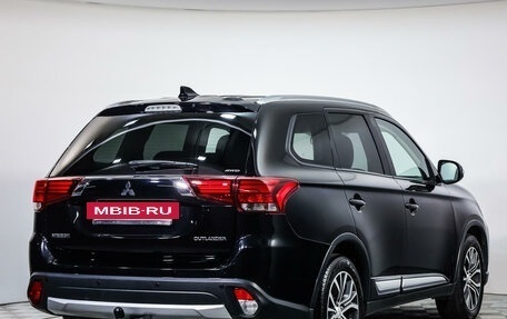 Mitsubishi Outlander III рестайлинг 3, 2018 год, 2 389 000 рублей, 5 фотография