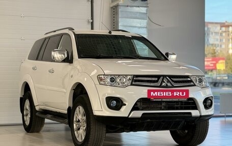 Mitsubishi Pajero Sport II рестайлинг, 2013 год, 1 950 000 рублей, 3 фотография