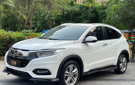 Honda Vezel, 2021 год, 1 705 000 рублей, 1 фотография