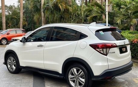 Honda Vezel, 2021 год, 1 705 000 рублей, 6 фотография